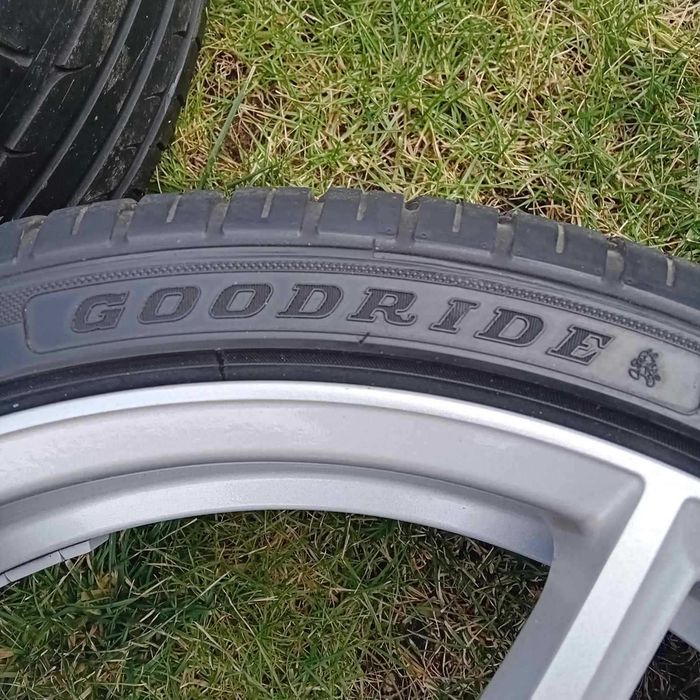 Джанти с гуми за VAG групата в перфектно състояние 5х112 20-ки