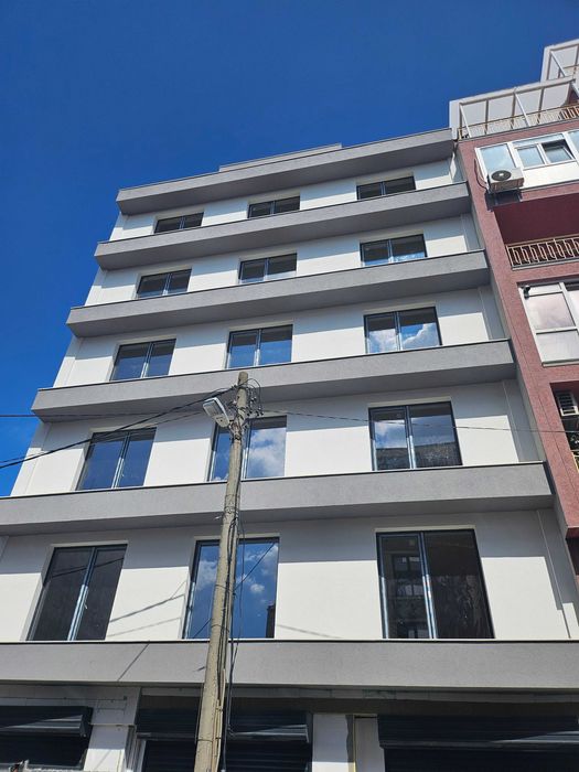 Тристаен след А 14 - широк център