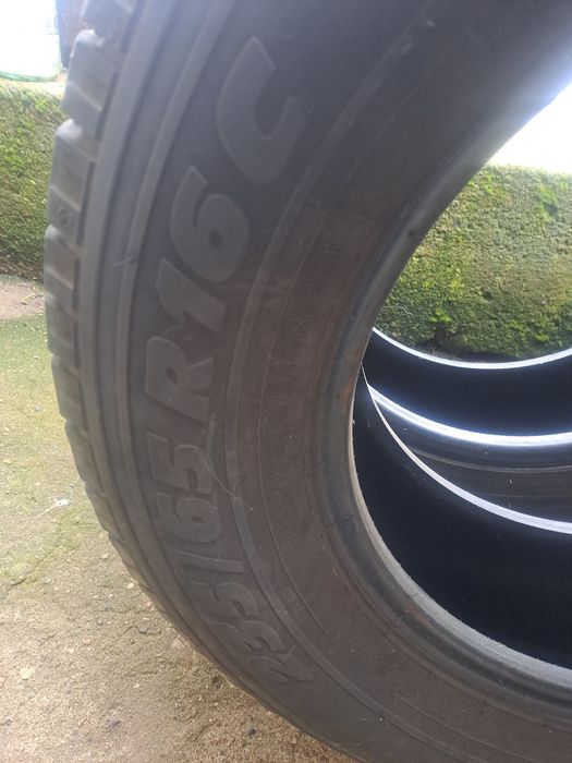 Гуми 235/65/16 C Зимни с голям грайфер