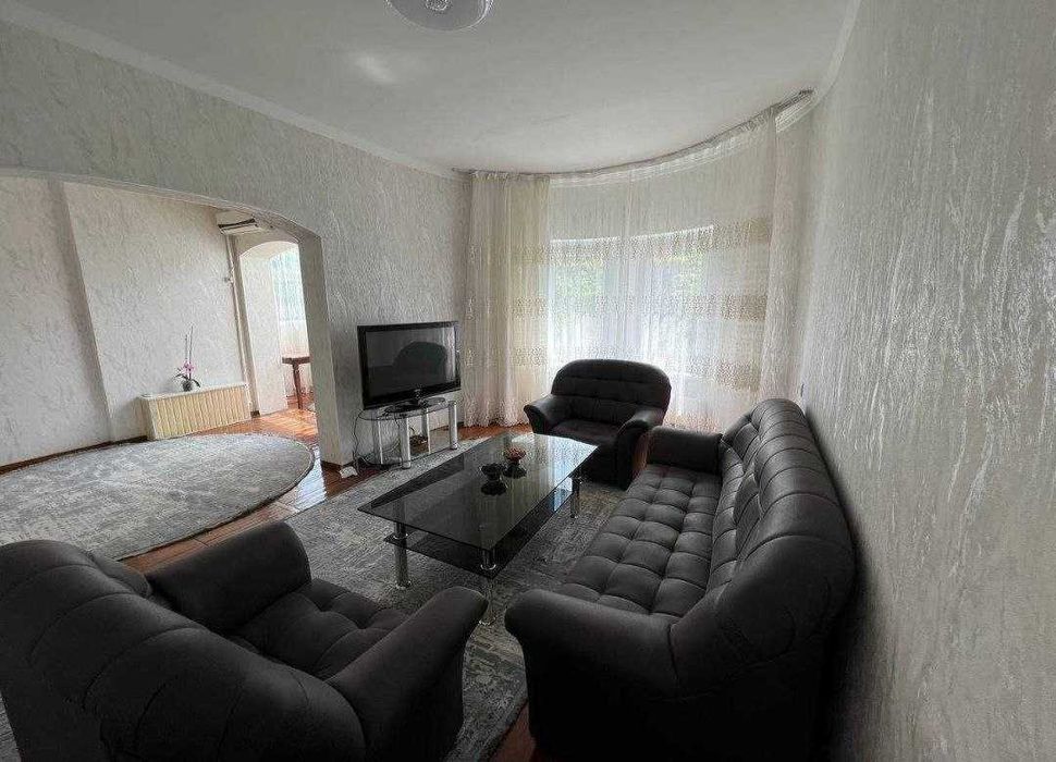 Продается квартира в Юнусабад Ц-5 Ор сзади Корзинки