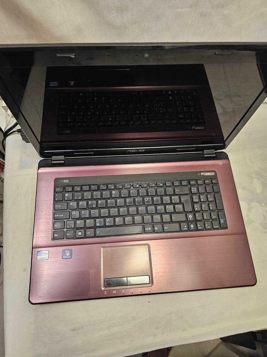 Defect Laptop 17.3" ASUS X73E (K73E), Intel Core i3, Display HD+, Tastatură AZERTY, Sunet Altec Lansing dezmembrez