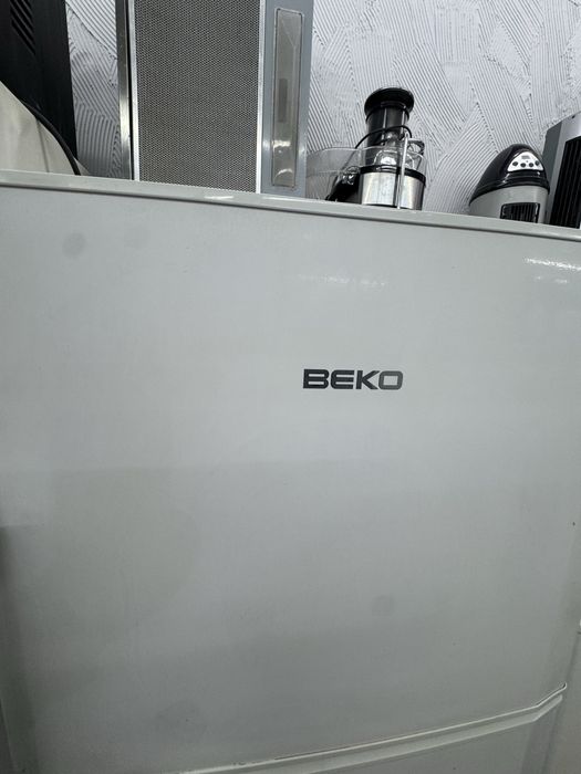 Хладирнек с фризер BEKO