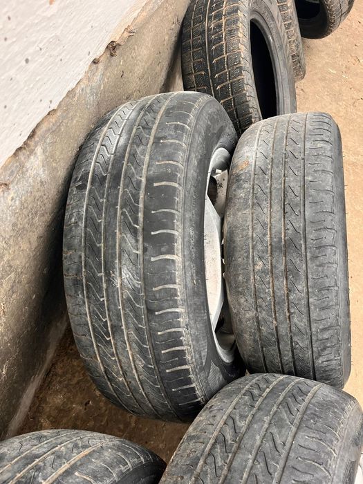 Шины комплект срочно продам