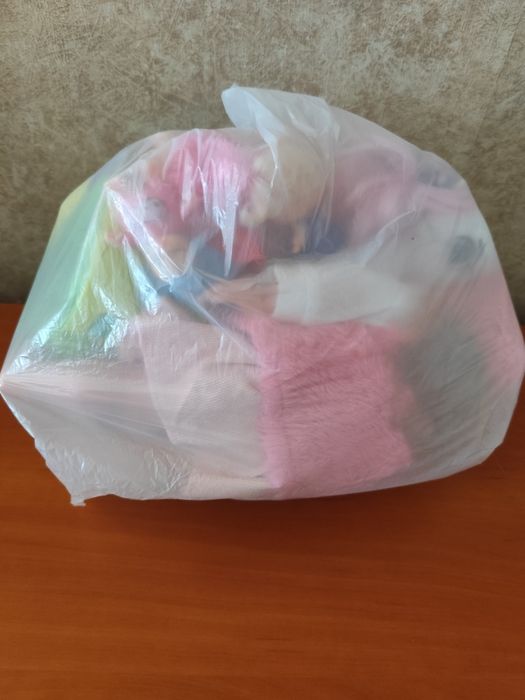 Продам пакет кукол в хорошем состоянии.