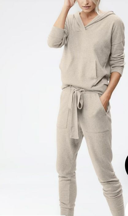 Costum LeGer,casmir si lana,nou cu eticheta,superb!