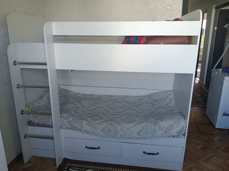 Двухъярустная кровать