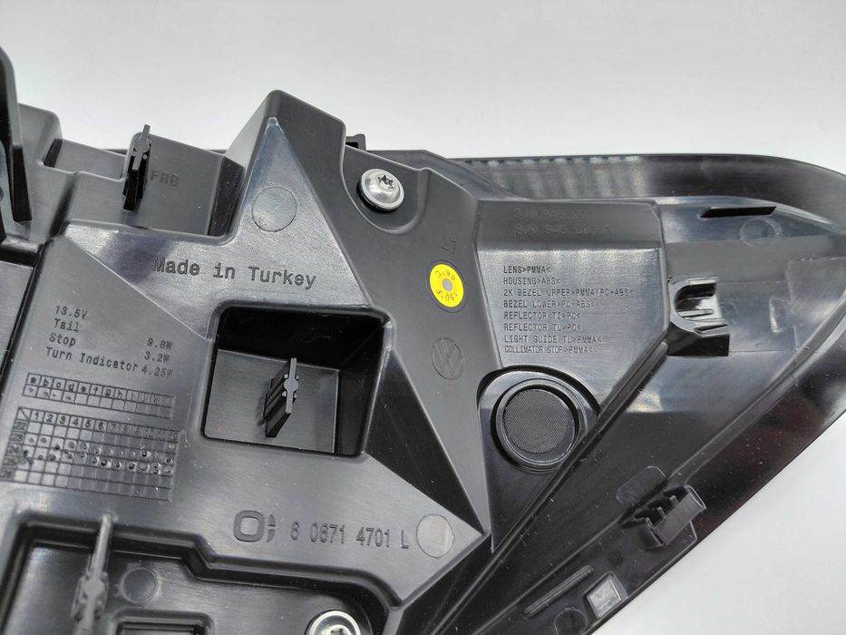 3J0945207A Нов Ляв Стоп Led IQ Light VW PAssat B9 Kombi 2024-