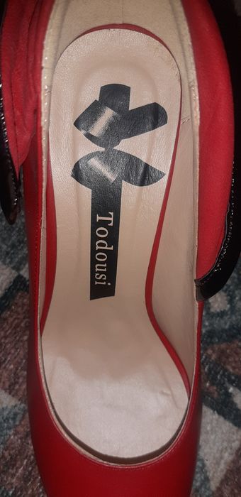 Туфли лодочки. 39 размер.