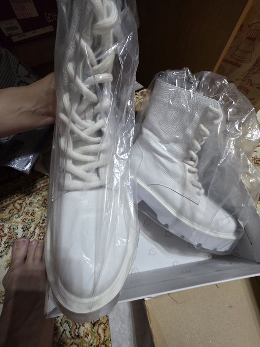 Сапоги белые кожаные