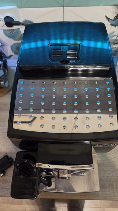 Expresor Automat DeLonghi Capuccino ECAM 23.460.
Utilizat 3 ani si jum