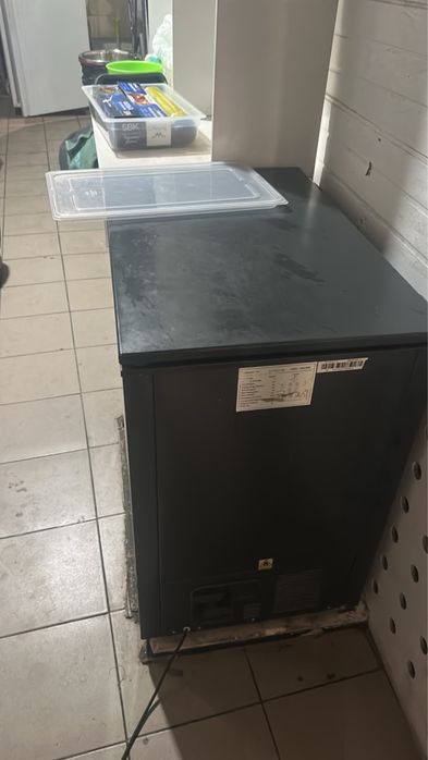 Срочно продам Морозильник рабочий