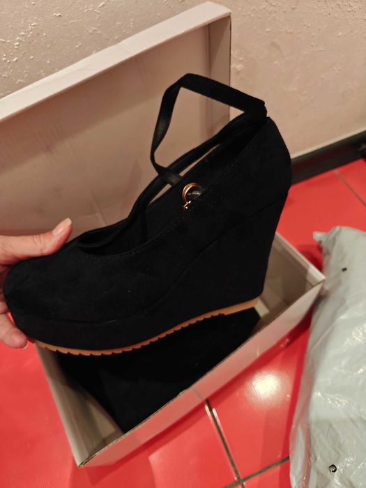 Обувки на платформа