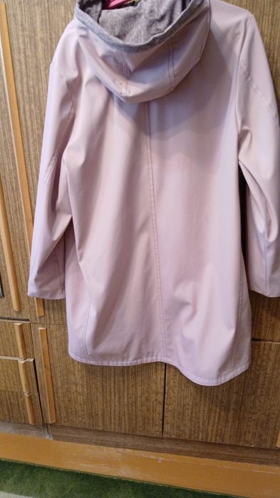 Продам куртку демисезонную