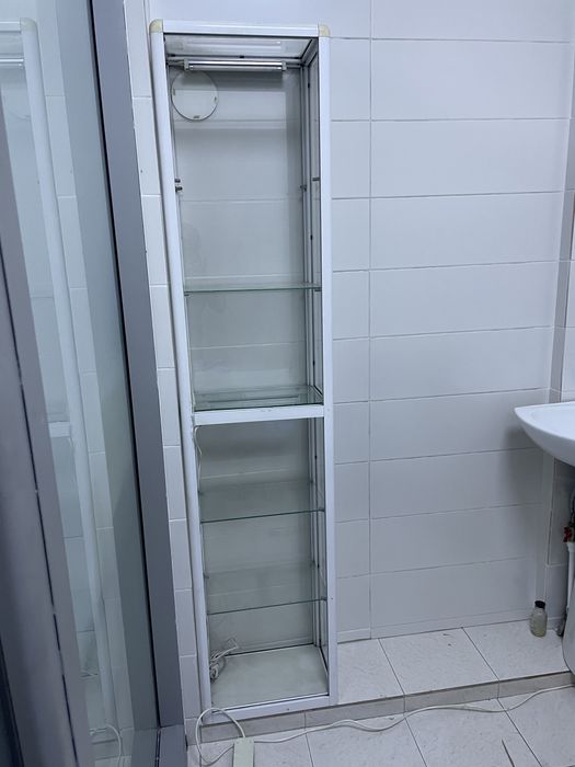 Витрина стеклянная