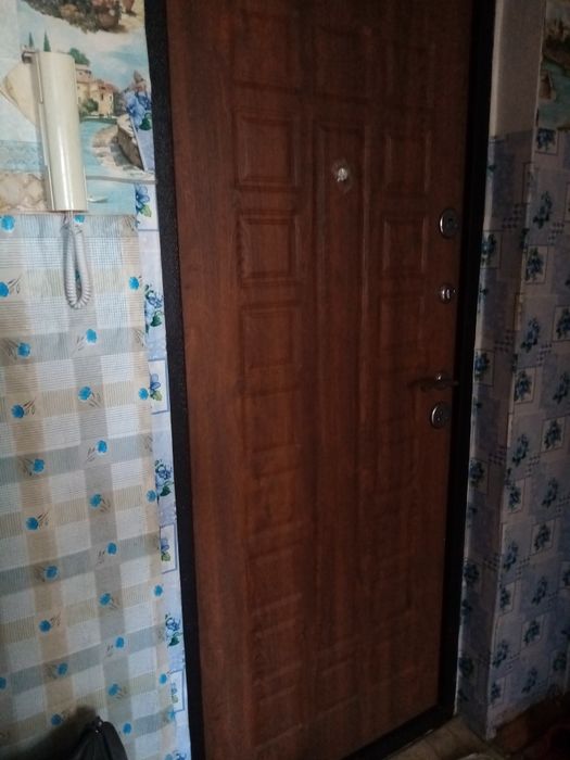 Продам 4х комнатную квартиру на 6 мкр д2.