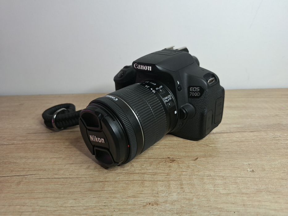 Фотоапарати-Canon полу професионален- и Canon EOS 700D