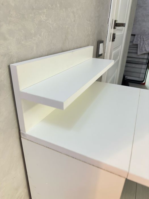 Продам маникюрный стол