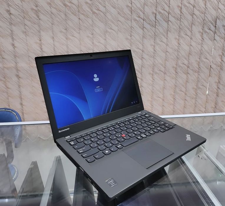 Lenovo thinkpad Чисто нов