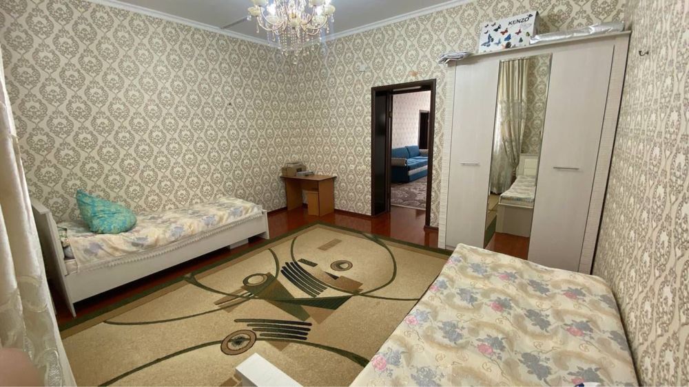 Үй сатылады.