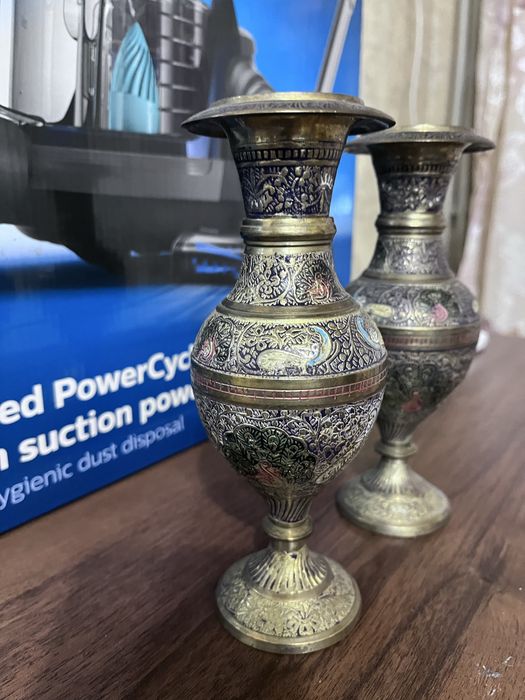 Продам 2 декоративные вазочки Индийские из латуни.