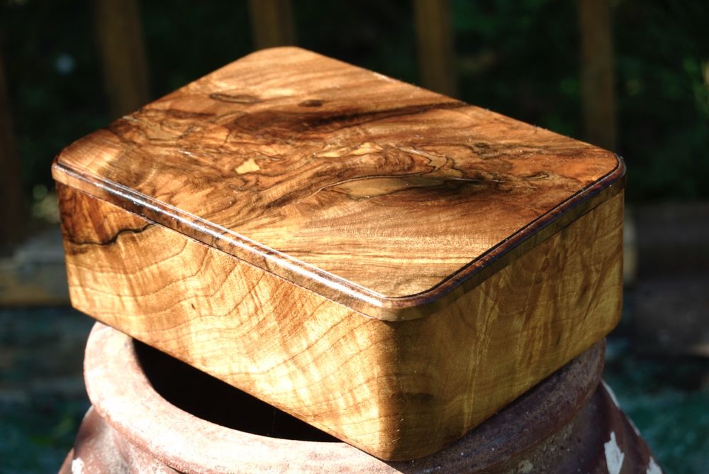 Cutii handmade pentru bijuterii, obiecte de lux din lemn masiv de nuc