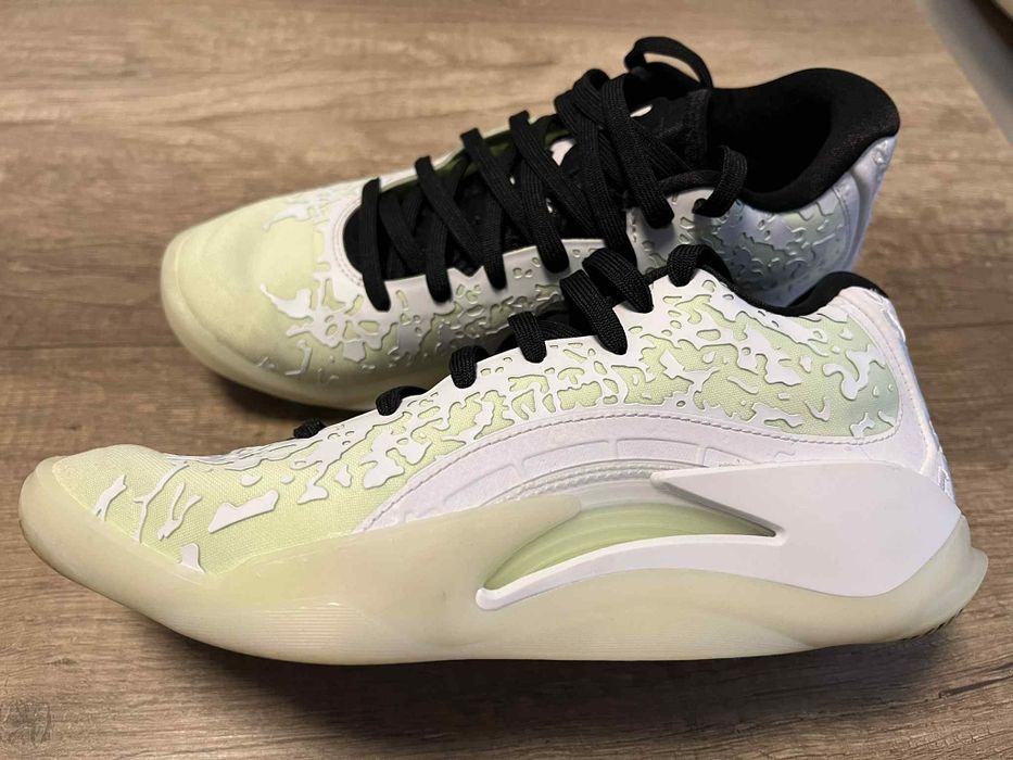 Nike Jordan Zion 3 GS, номер 37,5