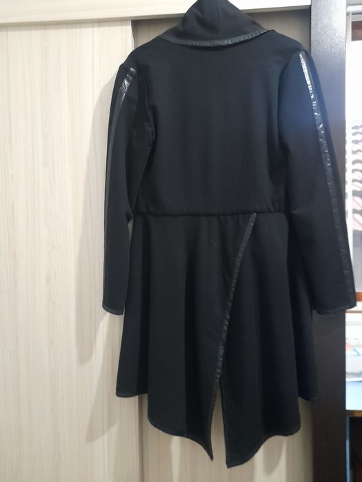 Дамско палто        .