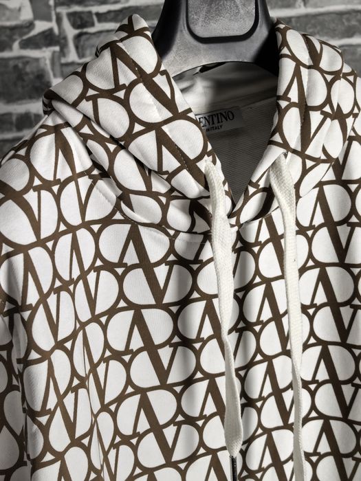 Valentino суичер високо качество