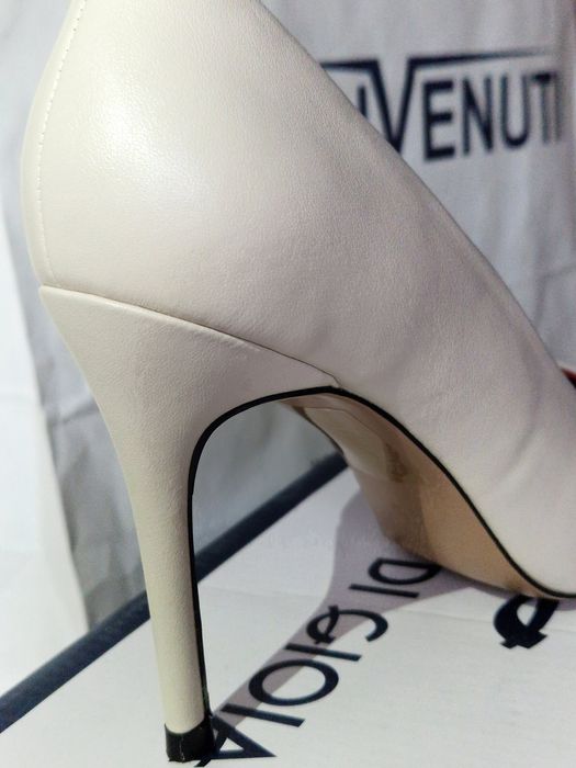 Дамски елегантни обувки на тънък ток