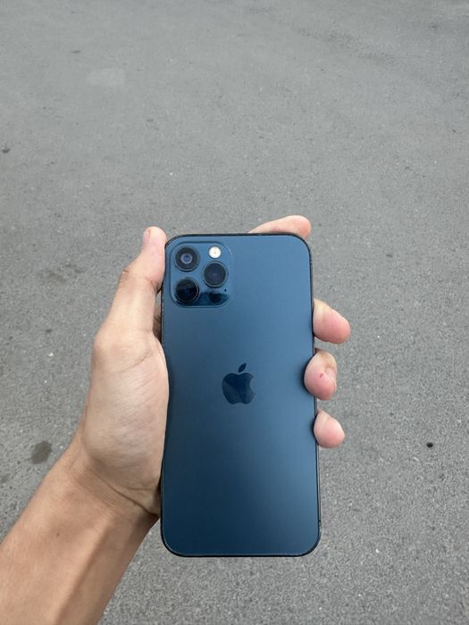 Продам Айфон 12 про
