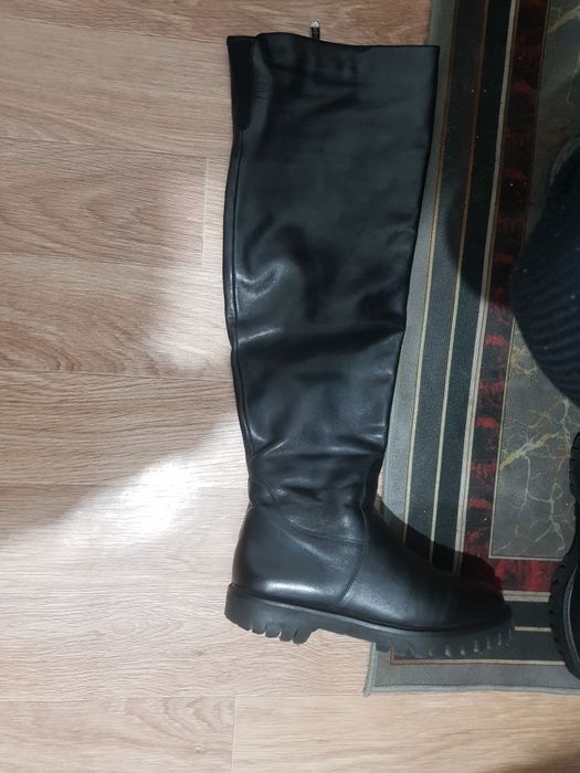 Зимние кожаные сапоги.