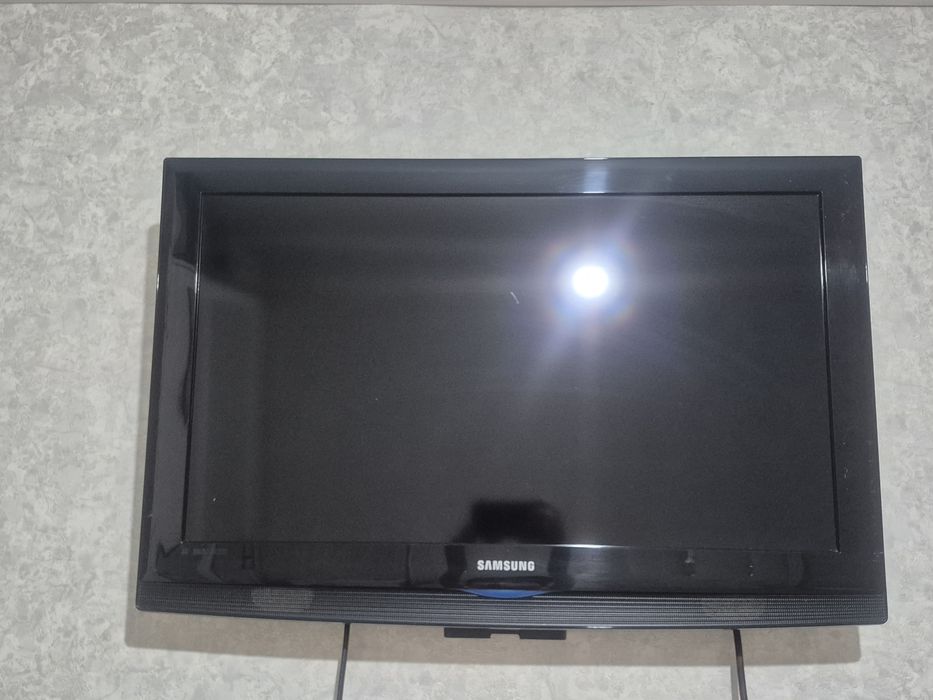 Продам телевизор 2 шт. Работает отличо