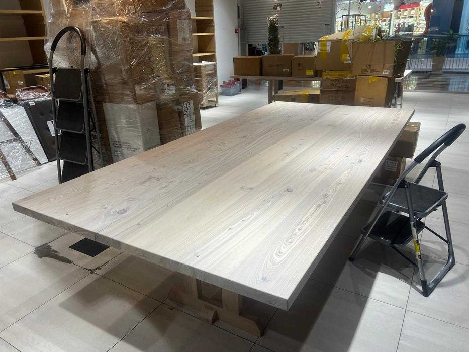 Продам стол массив