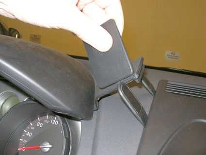 Поставка за телефон /car phohe holder mount/ за Nissan Qashqai(+2) J10