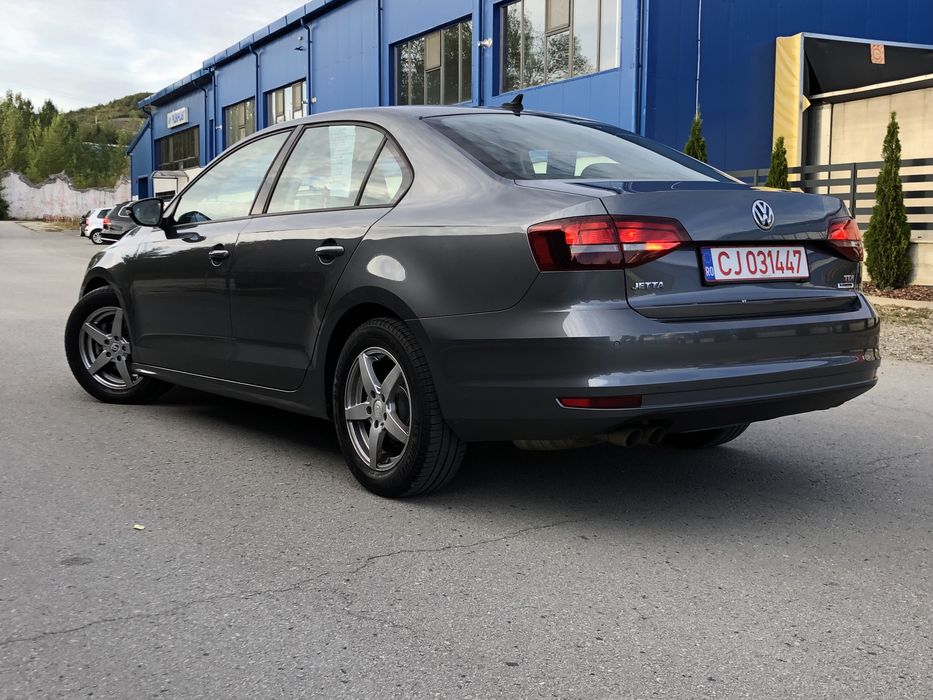 VW Jetta 2.0tdi an fabricatie 10/ 2016 110cp navigatie climatronic parktronic mahon computer bord euro 6 fara AD BLUE