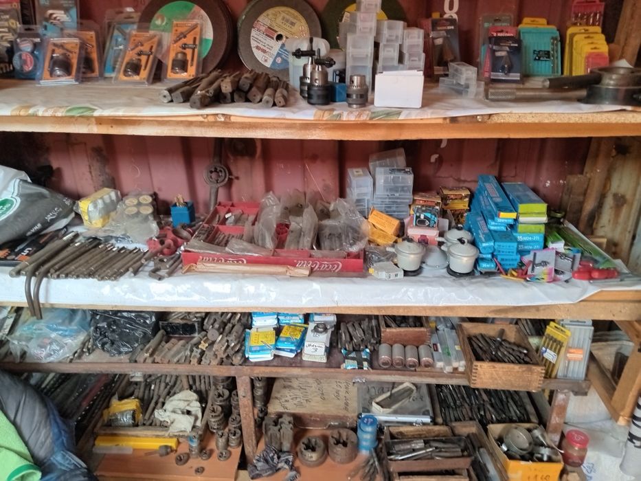 Продаю сверла метчики