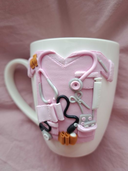 Ръчно декорирана чаша с полимернаглина" За лекър"