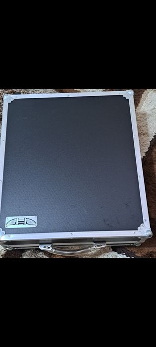 Mixer Behringer Case Inclus