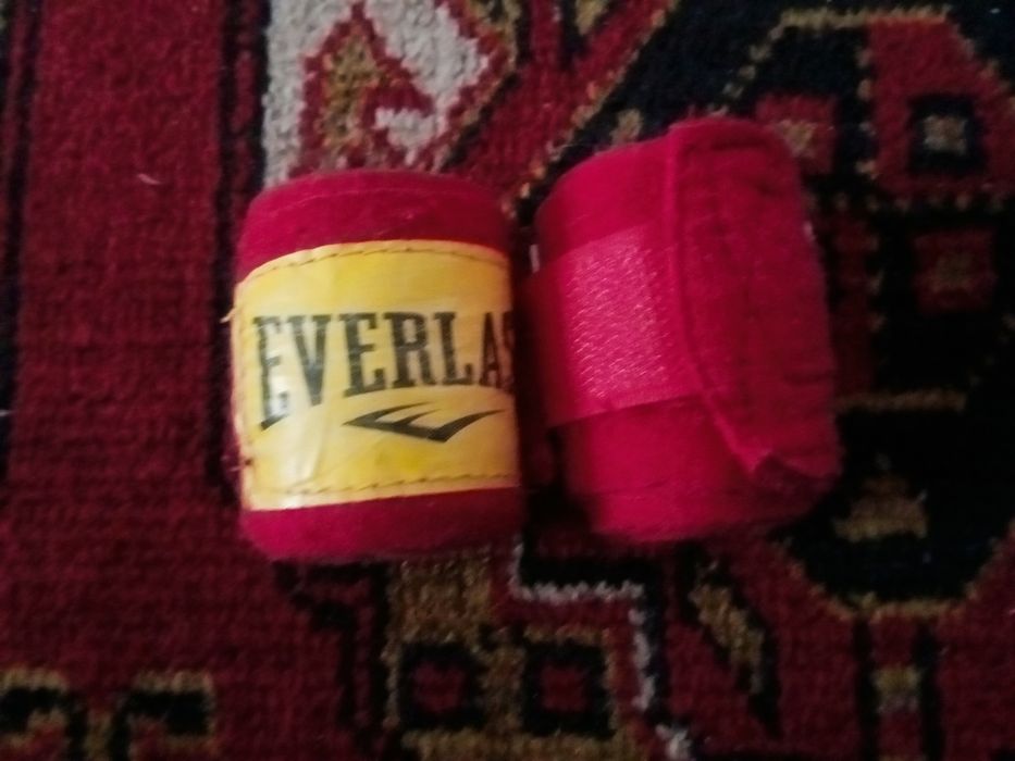 Перчатки и бинты для бокса