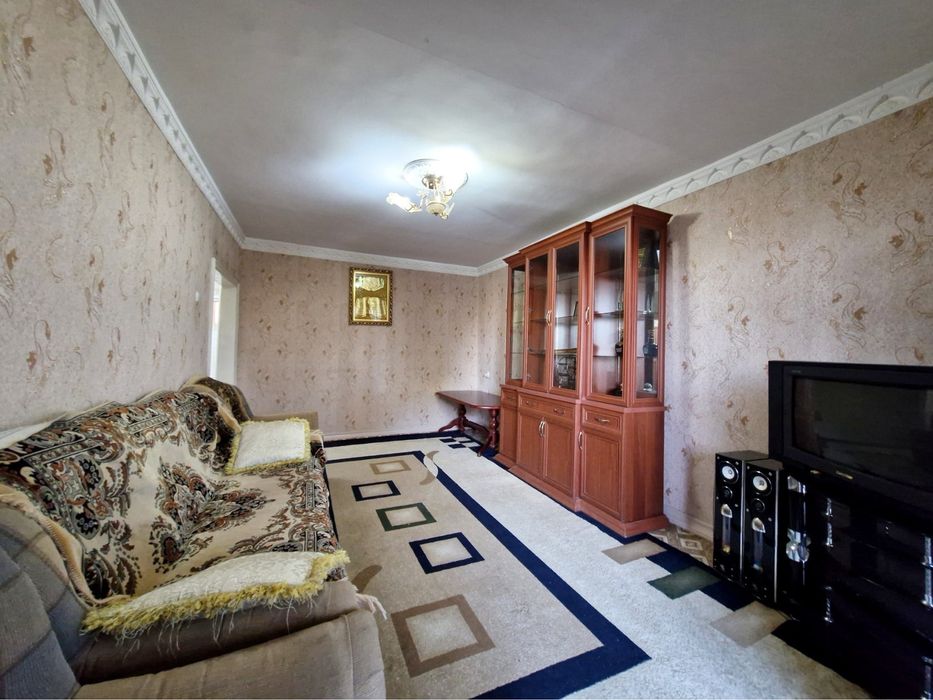 Продается срочно 2 переделанная в 3-х комнатную квартира 77 серия