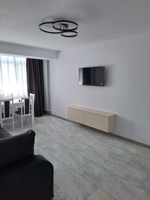 Proprietar, închiriez apartament