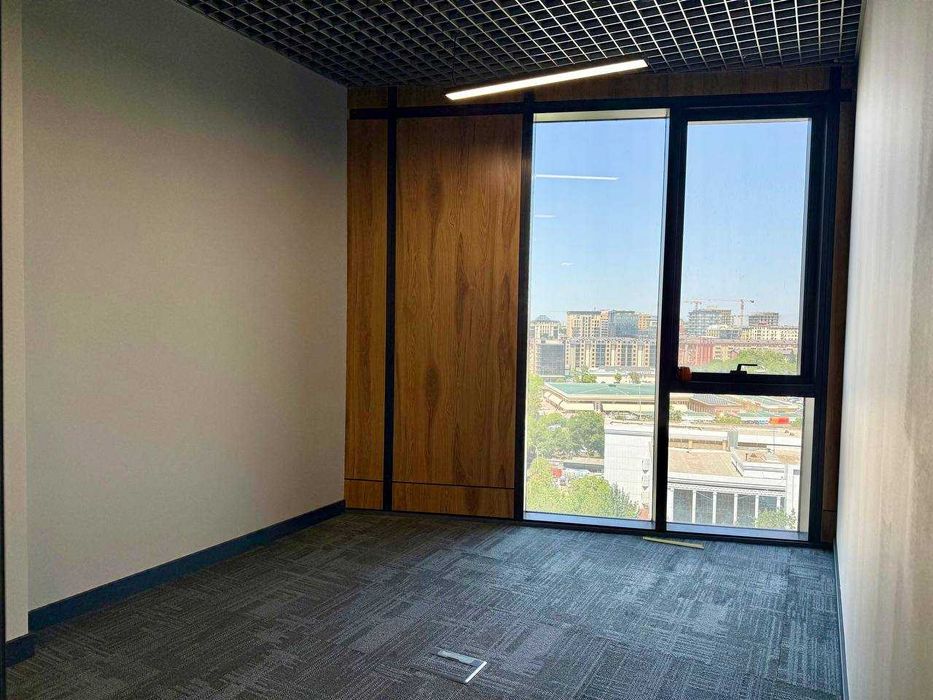 Аренда офиса с ремонтом в БЦ Trilliant : 117 кв м.