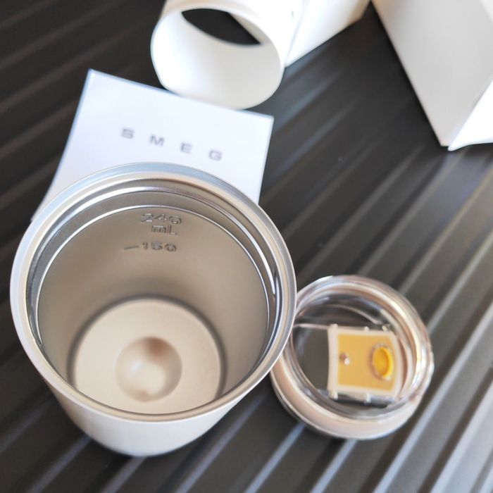 Продается термо стакан Smeg