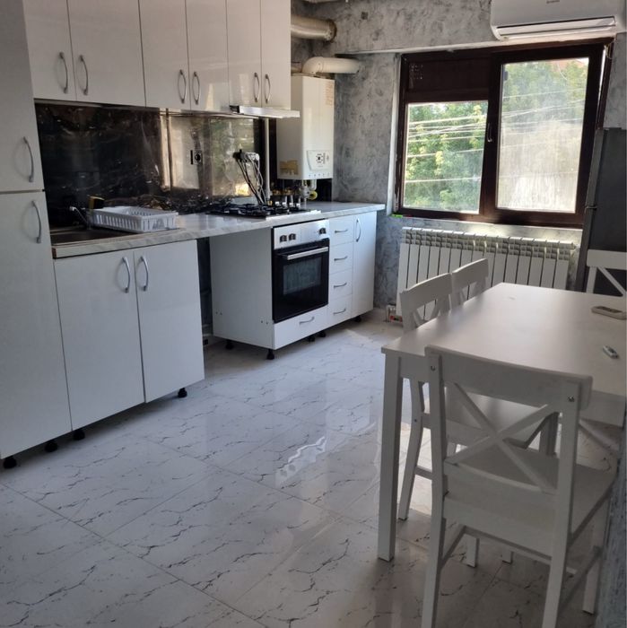 Inchiriez apartament 2 camere decomandat etaj 1 in regim hotelier