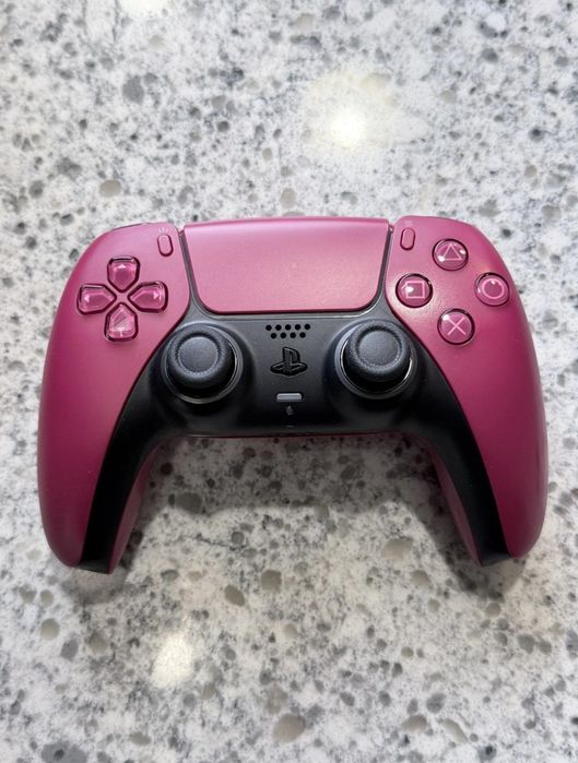 PS5 Cosmic Red контролер в отлично състояние