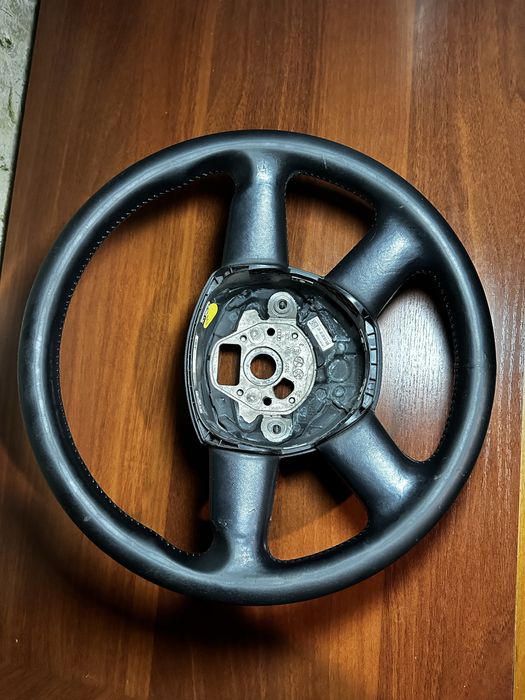 Руль Audi A4 B7 / A3 8P
