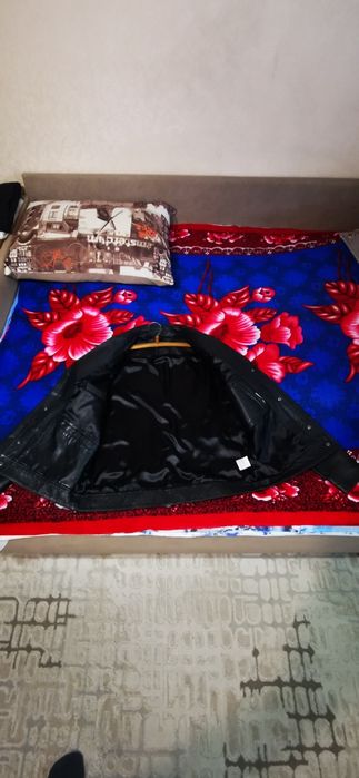 Продам куртки демисезонние