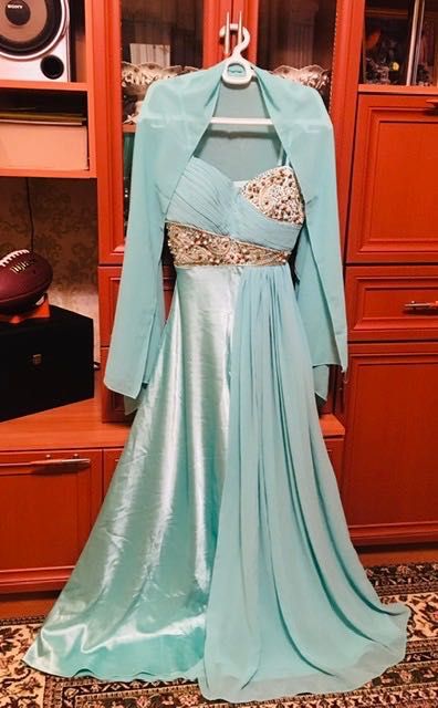 Svadebnie platya, ochen simpstichnaya.!