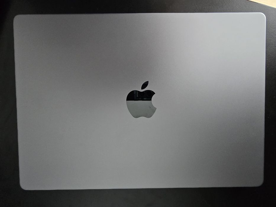 Macbook pro 14 inch - M1 Pro, 16gb RAM, 512gb SSD