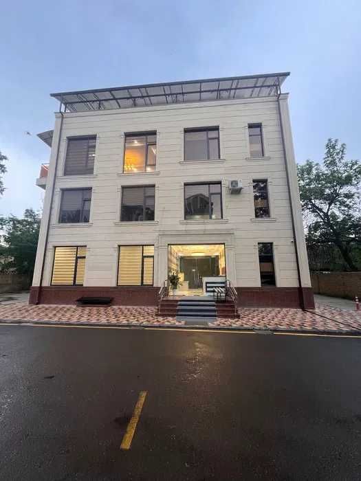 Отдельно стоящее здание с ремонтом, Яккасарайский район. 1221м  (ТЛ)